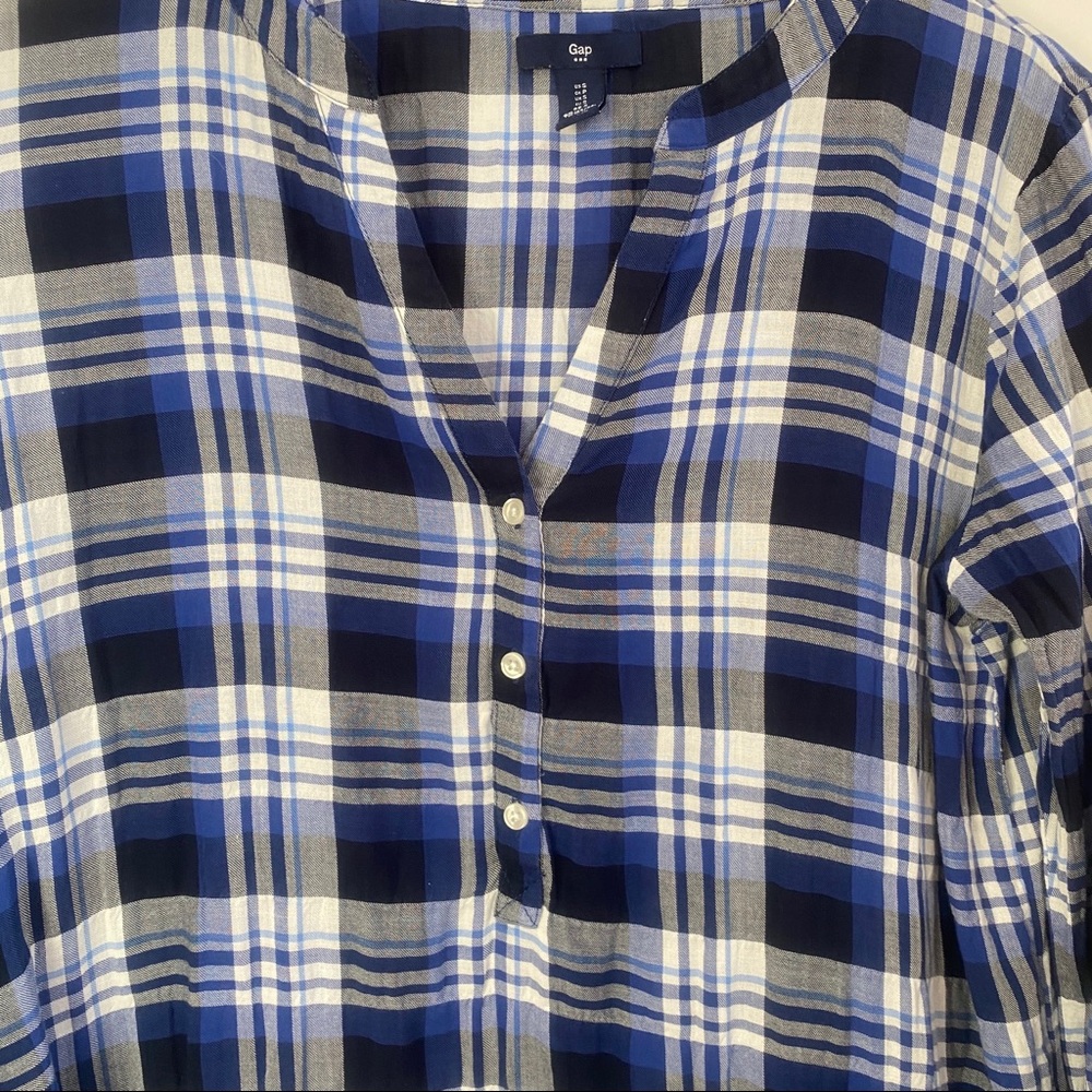 Gap Blue and White Plaid Flannel Hi Low Top - Picture 4 of 8